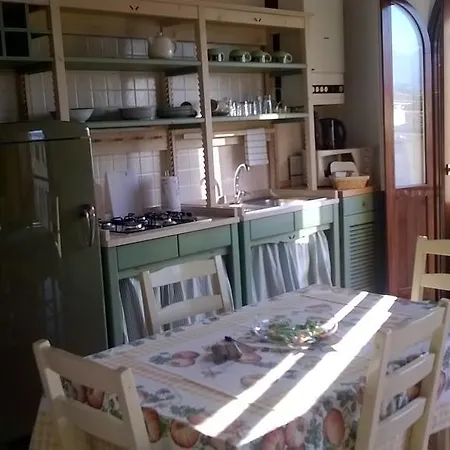 Center Town Apartment *
