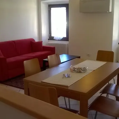 Center Town Apartment *